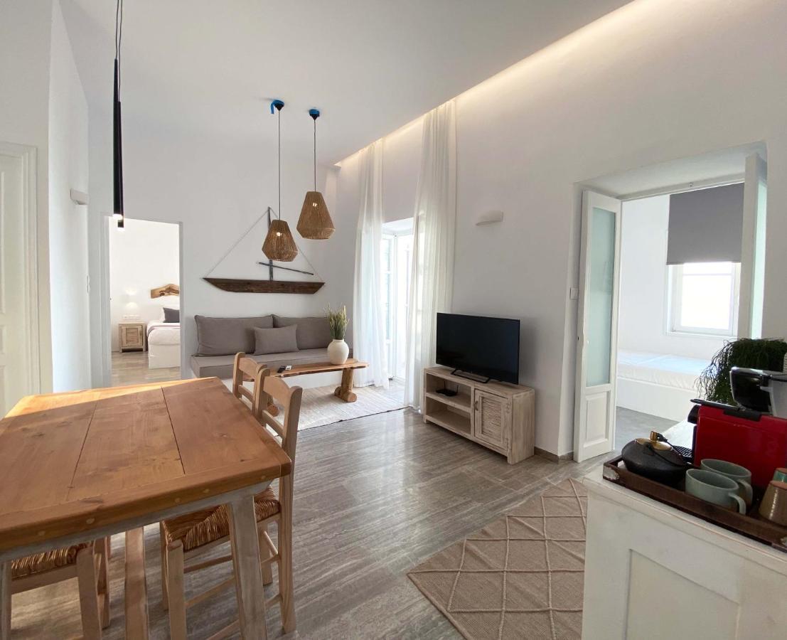 Lyra Seafront Apartment , Paroikia Town Center Páros Exterior foto